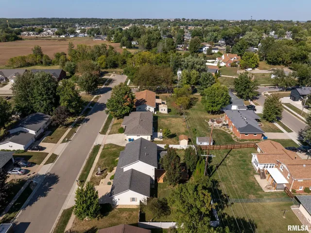 $395,000 | 306 13th Avenue, De Witt, IA 52742