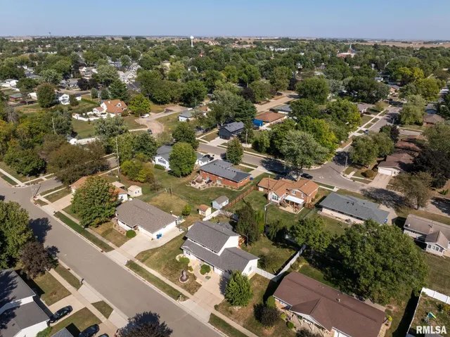 $395,000 | 306 13th Avenue, De Witt, IA 52742