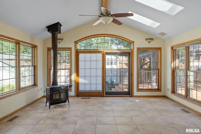 $395,000 | 306 13th Avenue, De Witt, IA 52742