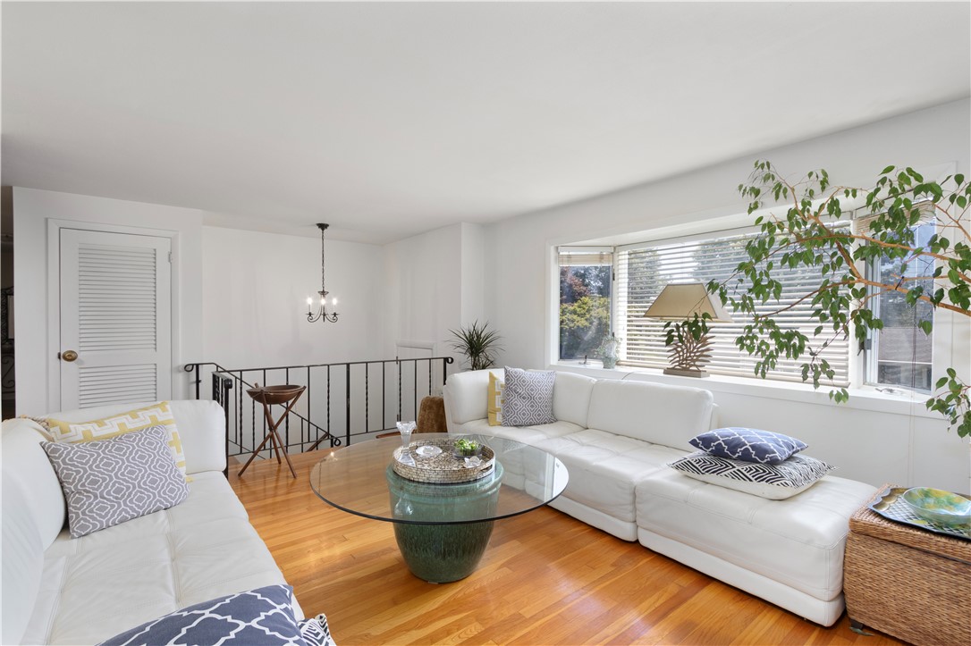 141 Redwood Road Portsmouth, RI 02871 - Photo 4 of 30