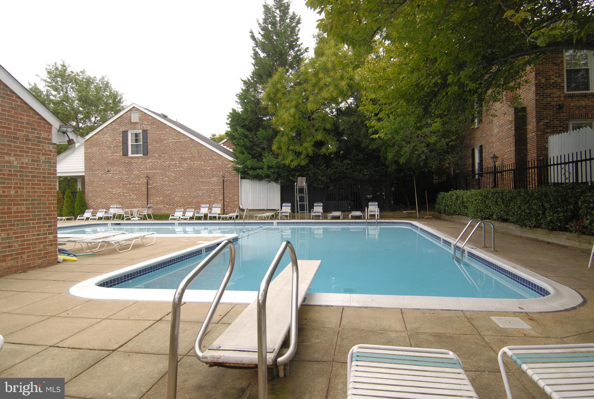 2504 South Walter Reed Drive, Unit 2 Arlington, VA 22206 - Photo 16 of 19 Exterior (General)