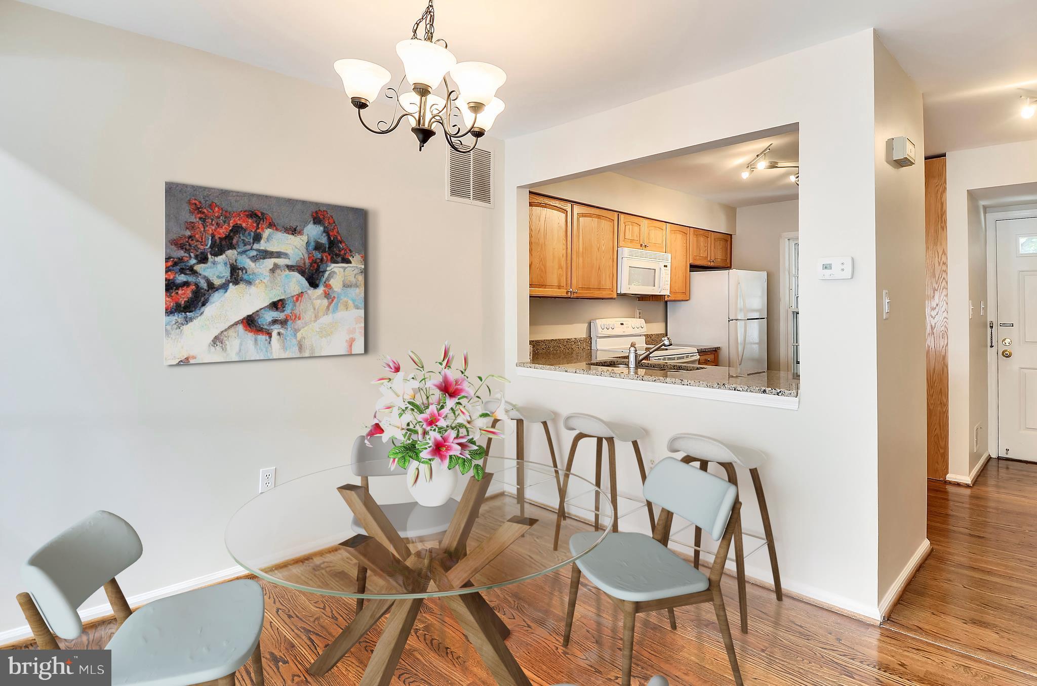 2504 South Walter Reed Drive, Unit 2 Arlington, VA 22206 - Photo 4 of 19 Dining Room