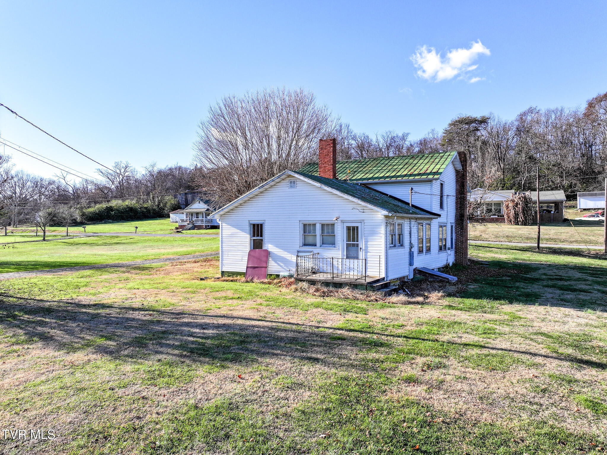 200 Doughtys Chapel Road Greeneville, TN 37745 - Photo 8 of 39 DJI_20251121174105_0118_D