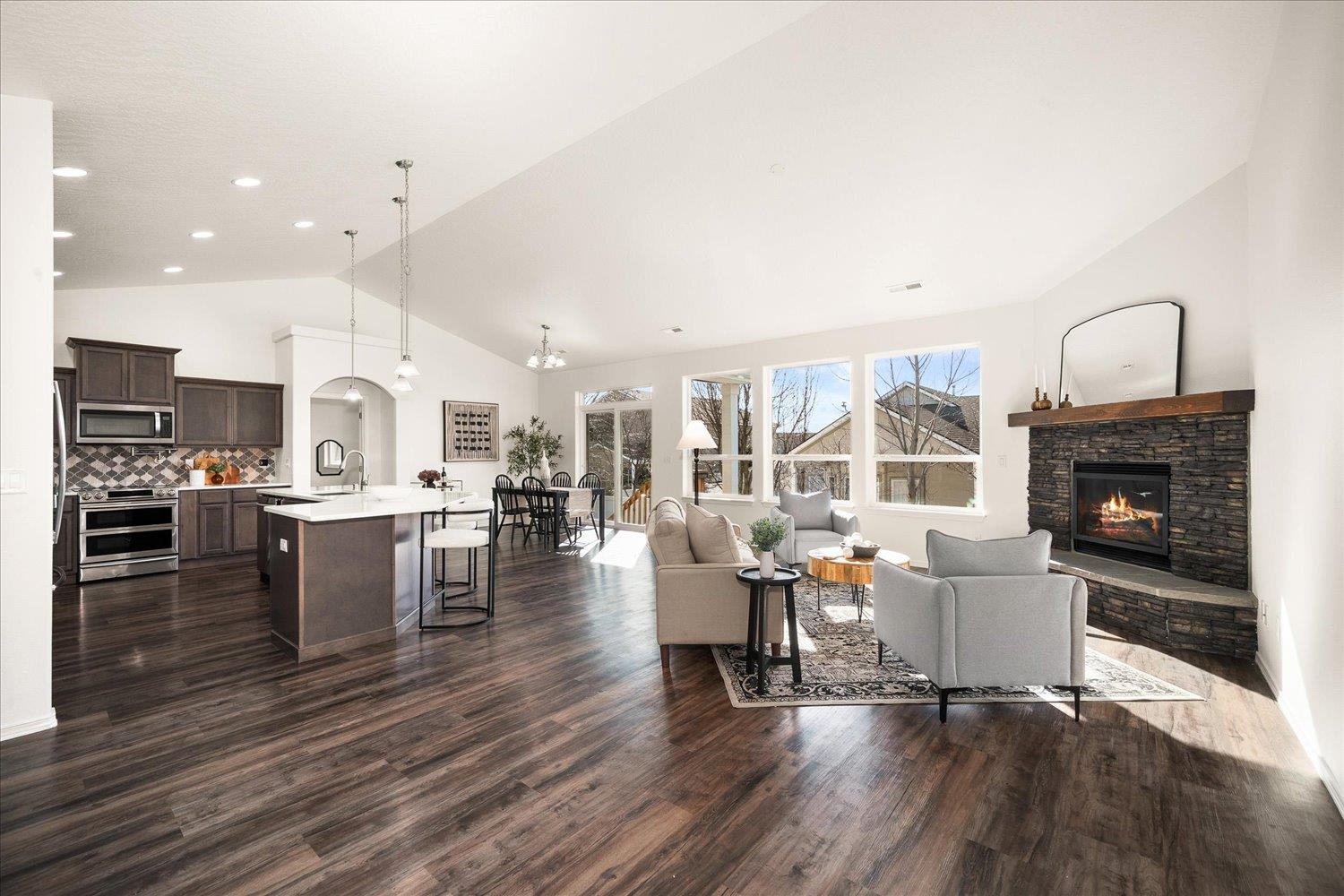 3207 West Westview Avenue Spokane, WA 99208 - Photo 4 of 32