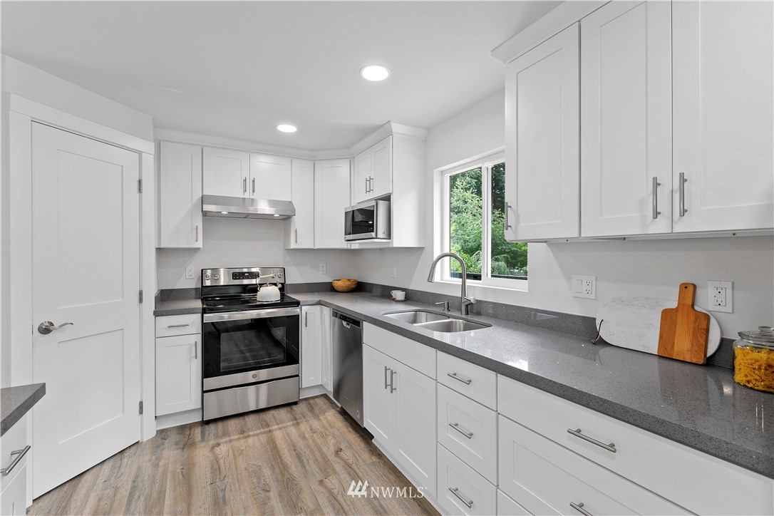 17805 Southeast 144th Street Renton, WA 98059 - Photo 8 of 40