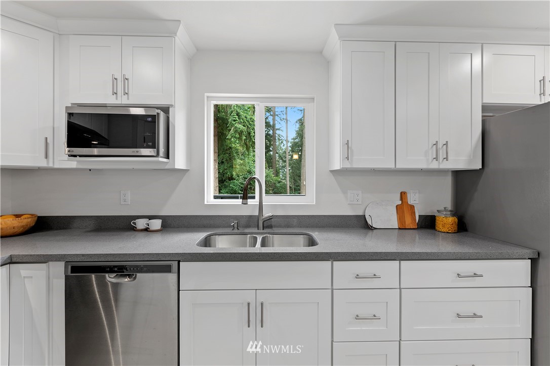 17805 Southeast 144th Street Renton, WA 98059 - Photo 9 of 40