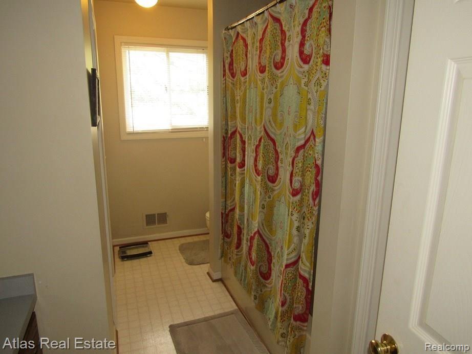 124 South Conklin Road Lake Orion, MI 48362 - Photo 26 of 27 IMG_4733.JPG
