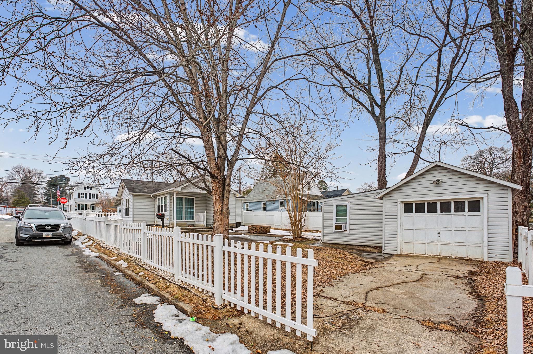 339 Edmund Street Aberdeen, MD 21001 - Photo 11 of 30 Charming home with white picket fence.