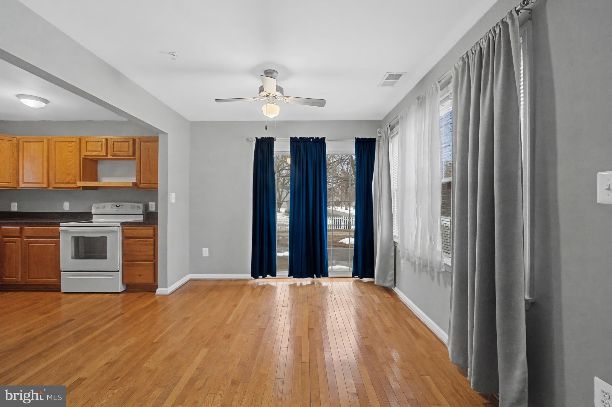 339 Edmund Street Aberdeen, MD 21001 - Photo 16 of 30 Bright and inviting open living space.