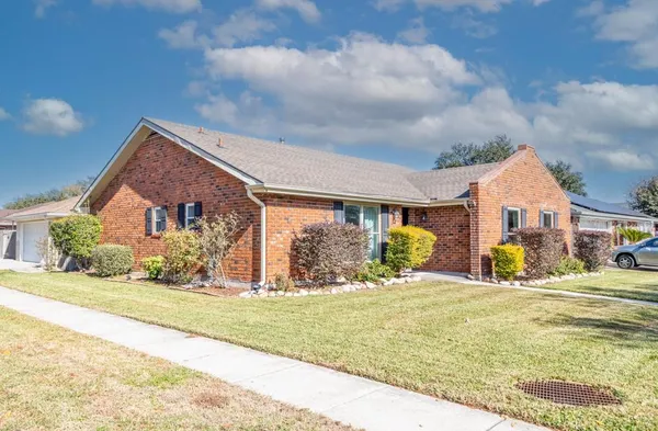 $2,500 | 700 Vintage Drive, Kenner, LA 70065