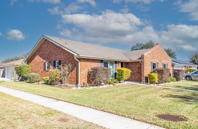 $2,600 | 700 Vintage Drive, Kenner, LA 70065