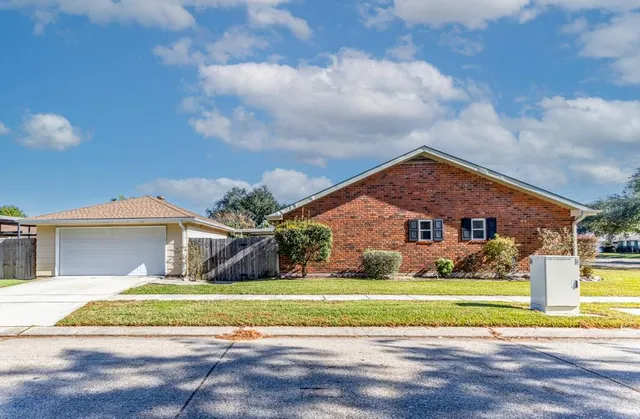 $2,600 | 700 Vintage Drive, Kenner, LA 70065