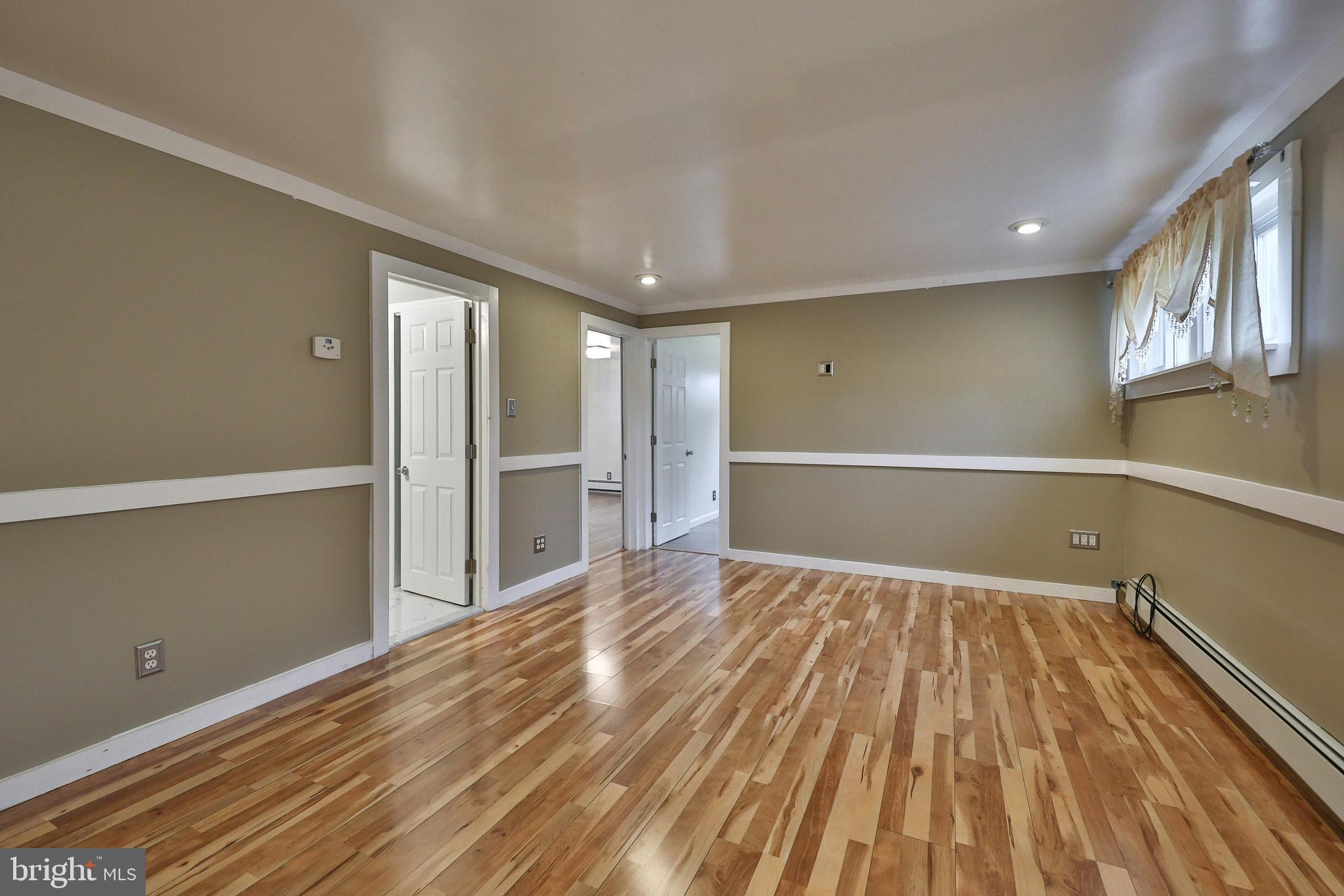 1240 Thomson Road Abington, PA 19001 - Photo 3 of 31 Living Room