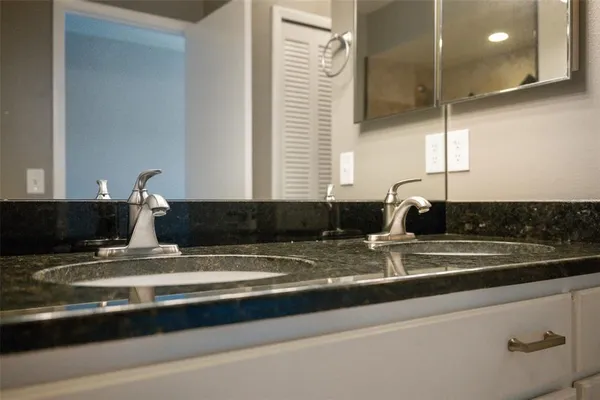 $3,600 | 428 West Klosterman Road, Palm Harbor, FL 34683