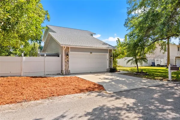 $3,600 | 428 West Klosterman Road, Palm Harbor, FL 34683