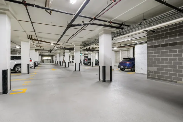 $320,000 | 1040 West Adams Street, Unit 417, Chicago, IL 60607