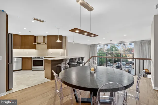 $1,200,000 | 1401 North Oak Street, Unit G5, Arlington, VA 22209