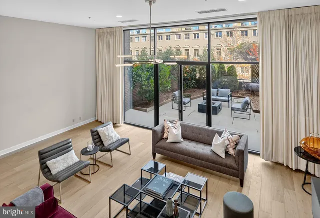 $1,200,000 | 1401 North Oak Street, Unit G5, Arlington, VA 22209