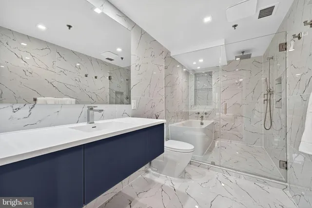 $1,200,000 | 1401 North Oak Street, Unit G5, Arlington, VA 22209