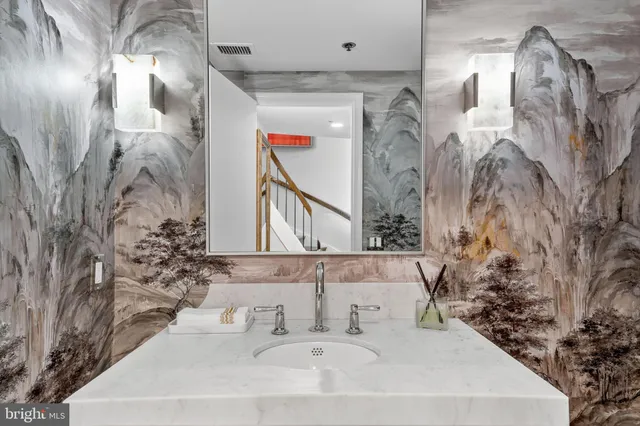 $1,200,000 | 1401 North Oak Street, Unit G5, Arlington, VA 22209