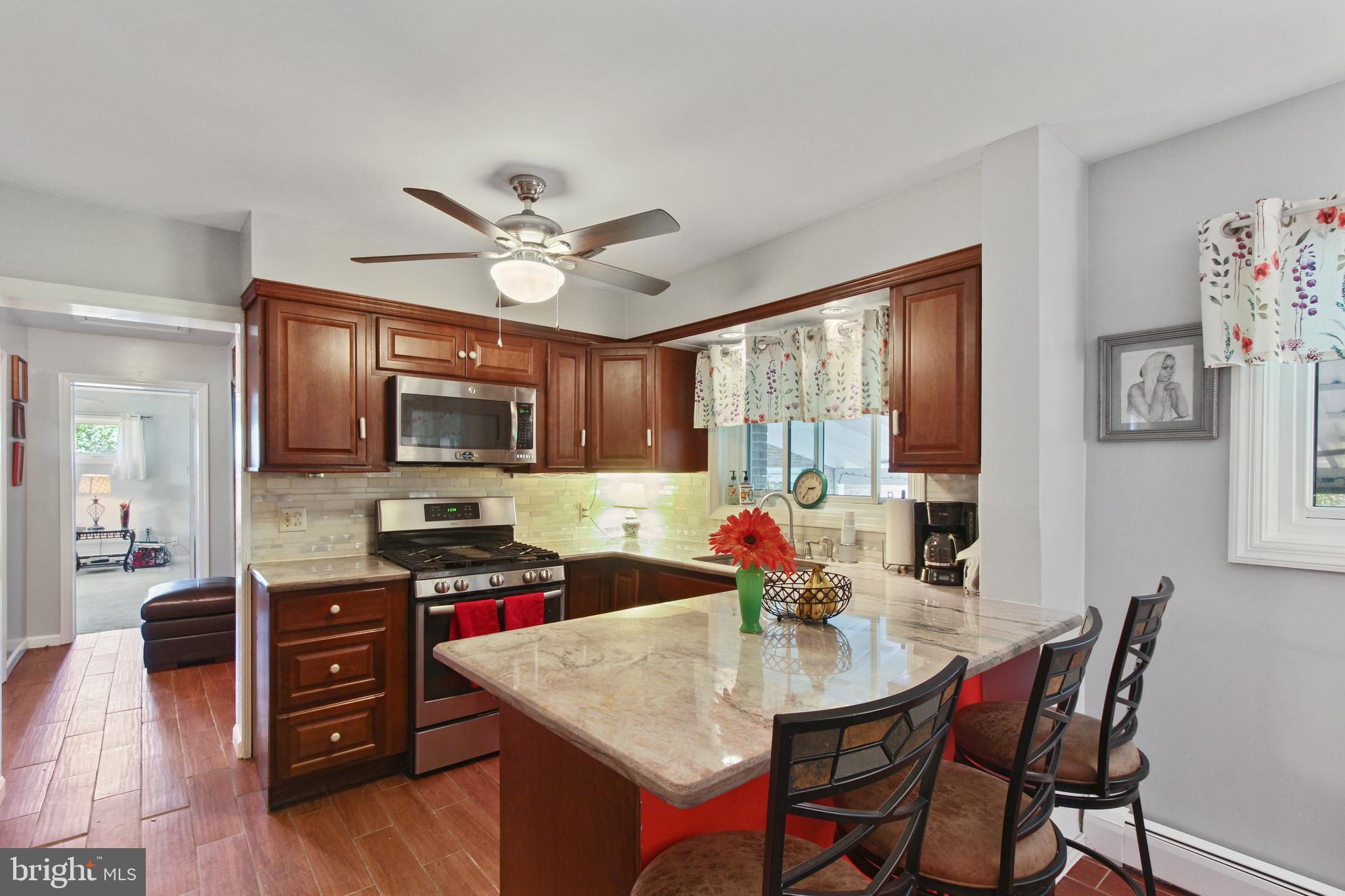 18 Gable Park Road Lancaster, PA 17603 - Photo 8 of 41 Kitchen