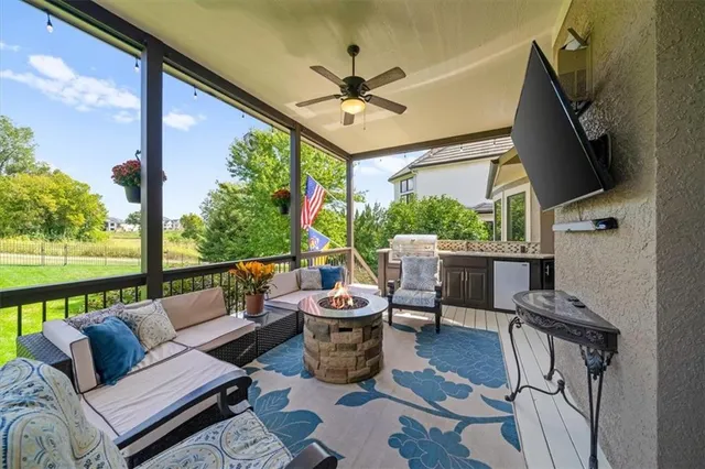 $995,000 | 8541 North Donnelly Avenue, Kansas City, MO 64157