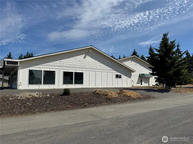 a view of sitting area