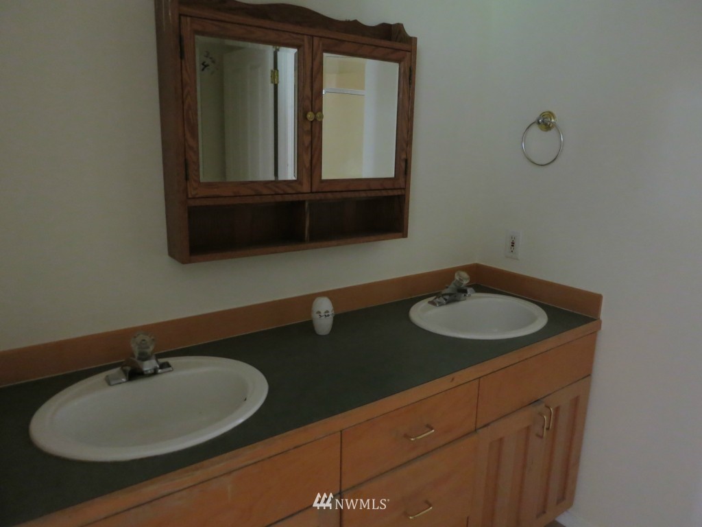 26642 Ritter Lane Northeast Kingston, WA 98346 - Photo 11 of 24 Gallery Image 11