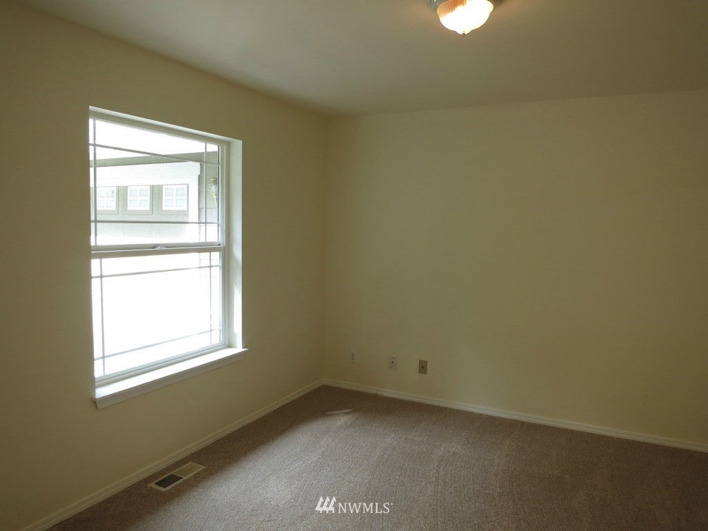 26642 Ritter Lane Northeast Kingston, WA 98346 - Photo 14 of 24 Gallery Image 14