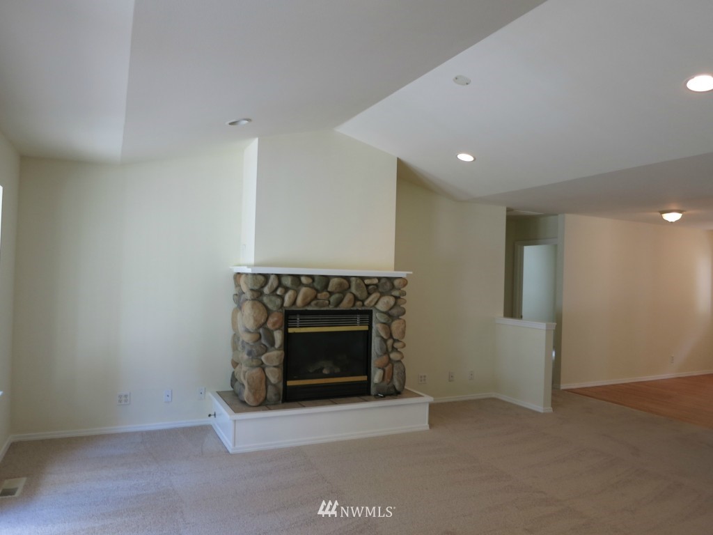 26642 Ritter Lane Northeast Kingston, WA 98346 - Photo 5 of 24 Gallery Image 5