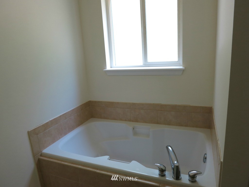 26642 Ritter Lane Northeast Kingston, WA 98346 - Photo 10 of 24 Gallery Image 10