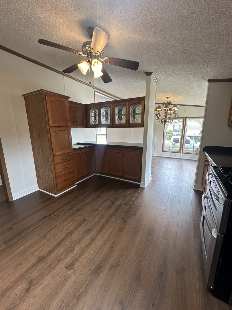 252 Blackthorn Road Matteson, IL 60443 - Photo 5 of 29 Gallery Image 5