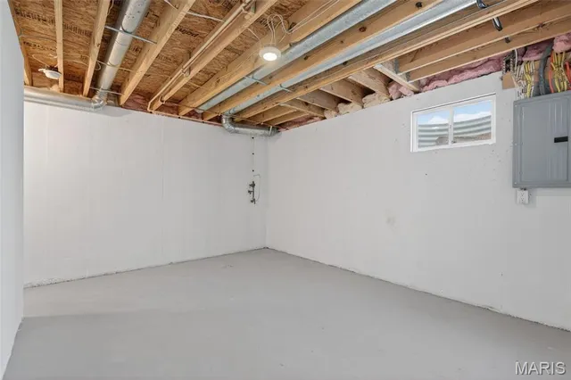 $325,000 | 5709 Portsmouth Lane, House Springs, MO 63051