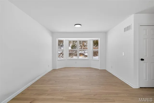 $325,000 | 5709 Portsmouth Lane, House Springs, MO 63051