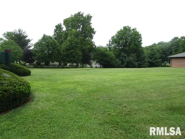 $29,900 | 1 Wadsworth Drive, Jacksonville, IL 62650