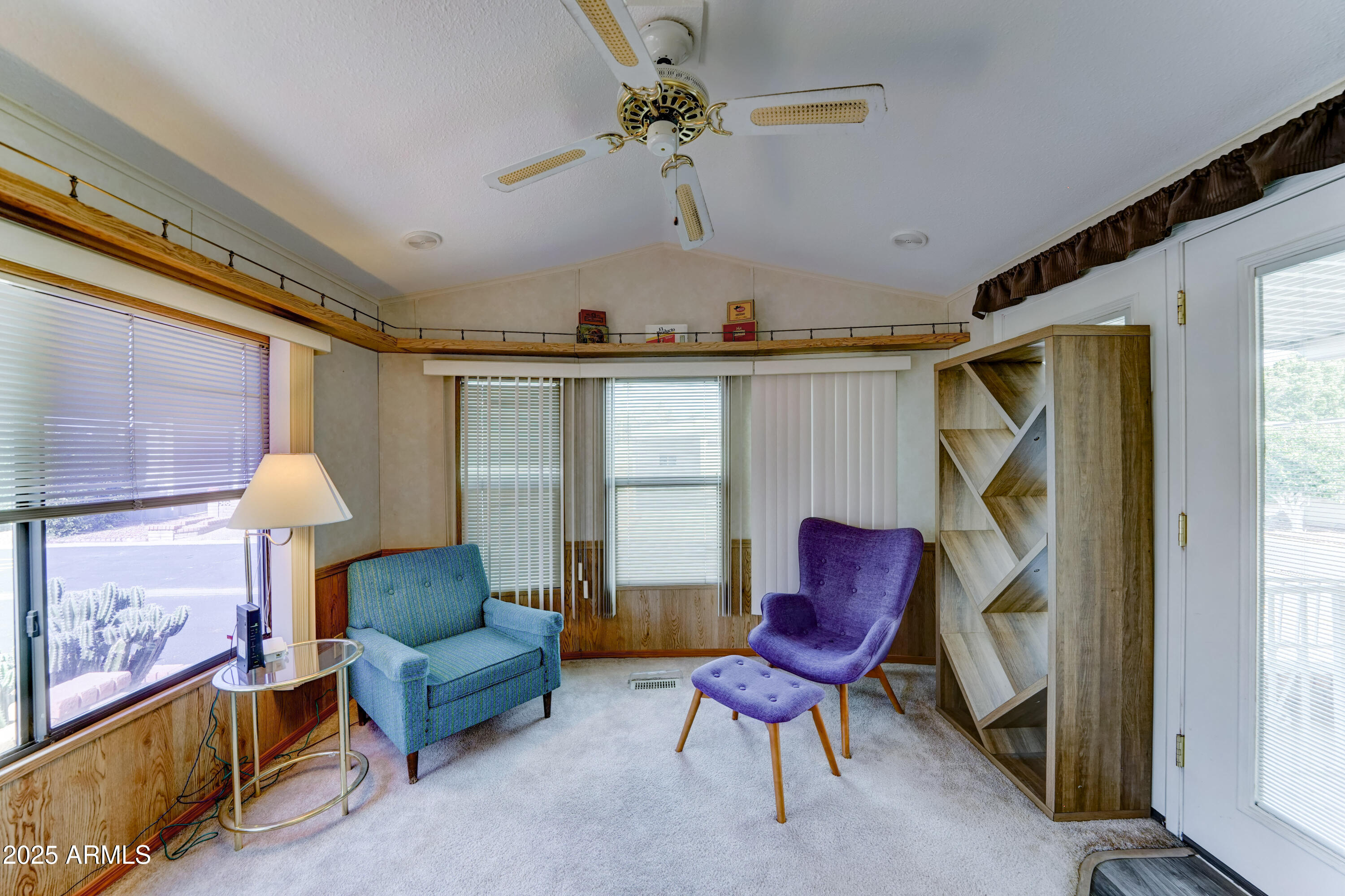 111 South Greenfield Road, Unit 547 Mesa, AZ 85206 - Photo 6 of 28 Front room with great lighting