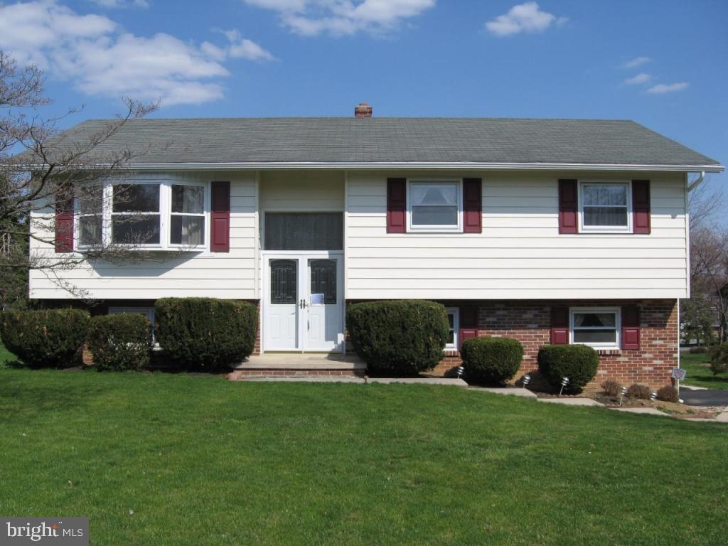 2145 Coventry Road Lancaster, PA 17601 - Photo 1 of 26 Gallery Image 1