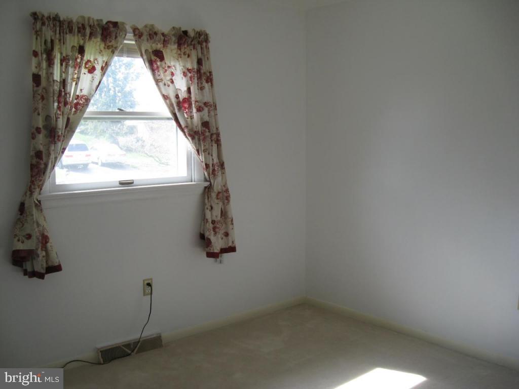 2145 Coventry Road Lancaster, PA 17601 - Photo 16 of 26 Gallery Image 16
