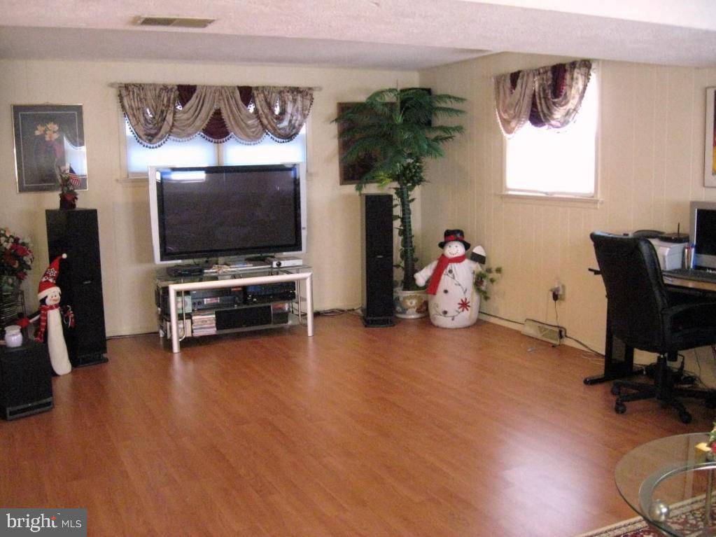 2145 Coventry Road Lancaster, PA 17601 - Photo 21 of 26 Gallery Image 21