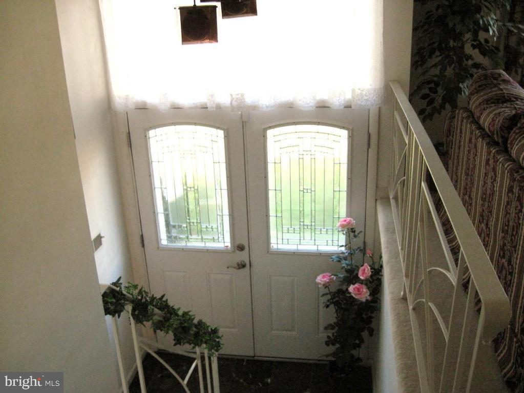 2145 Coventry Road Lancaster, PA 17601 - Photo 3 of 26 Gallery Image 3