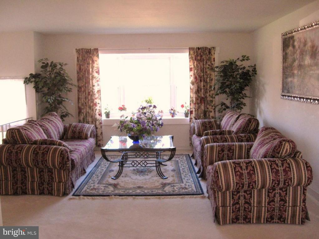 2145 Coventry Road Lancaster, PA 17601 - Photo 5 of 26 Gallery Image 5