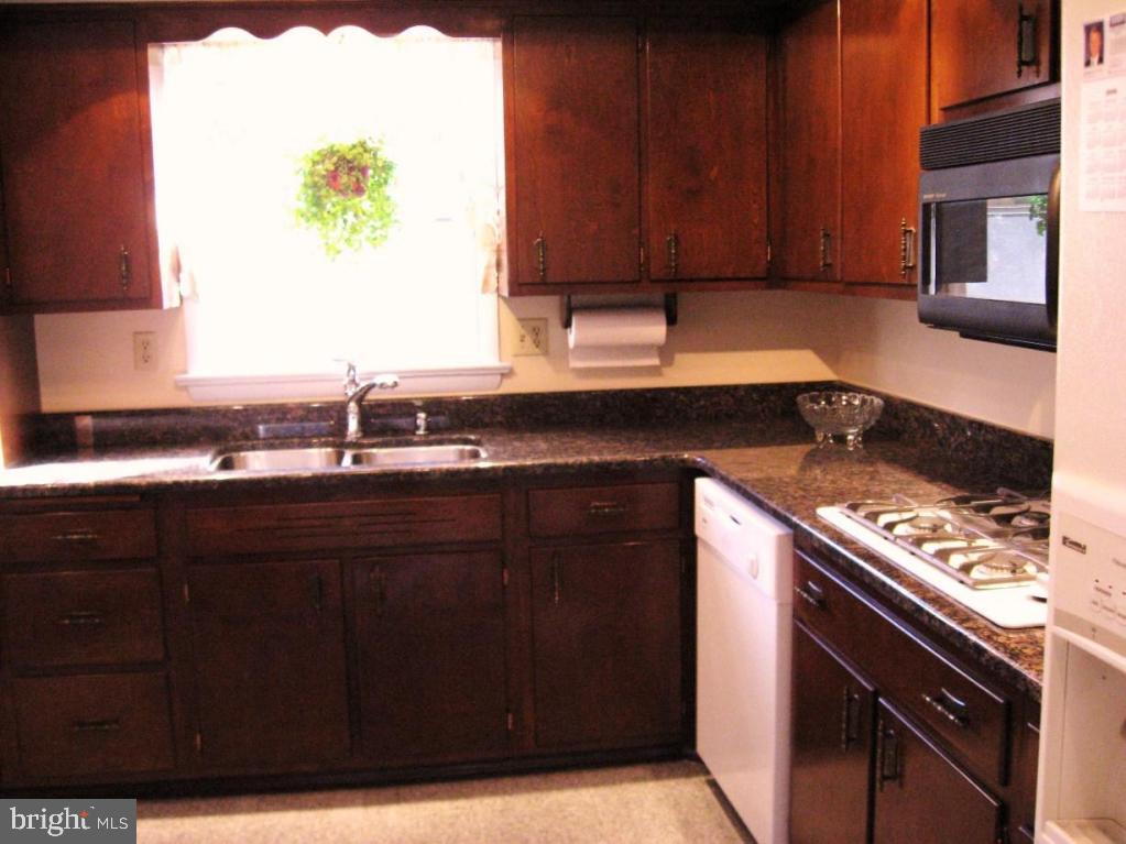 2145 Coventry Road Lancaster, PA 17601 - Photo 6 of 26 Gallery Image 6