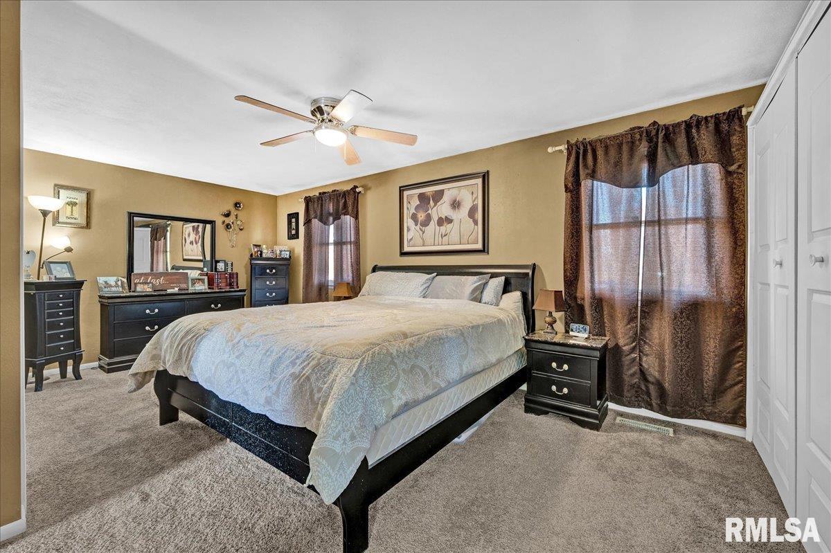 1720 West Queens Court Road Peoria, IL 61614 - Photo 12 of 39