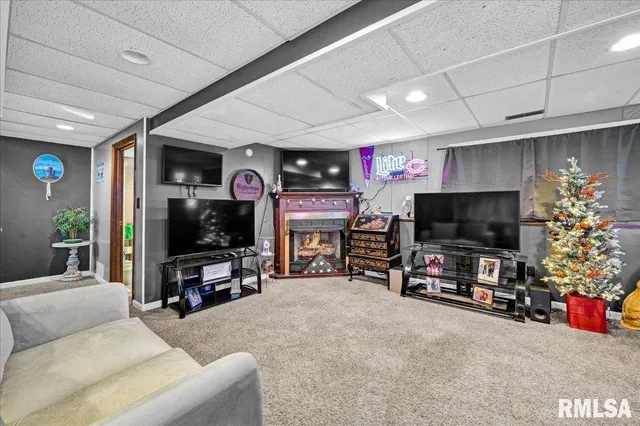 $220,000 | 1720 West Queens Court Road, Peoria, IL 61614