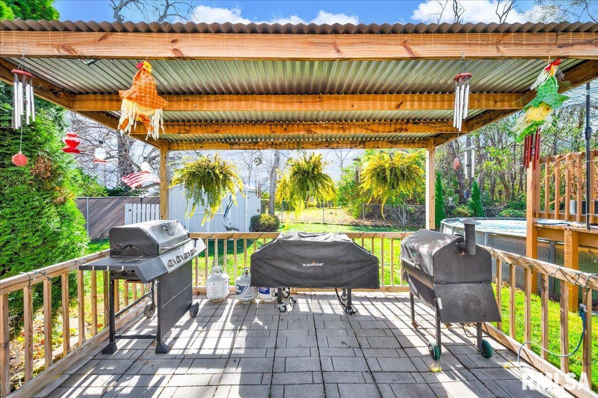 1720 West Queens Court Road Peoria, IL 61614 - Photo 27 of 39