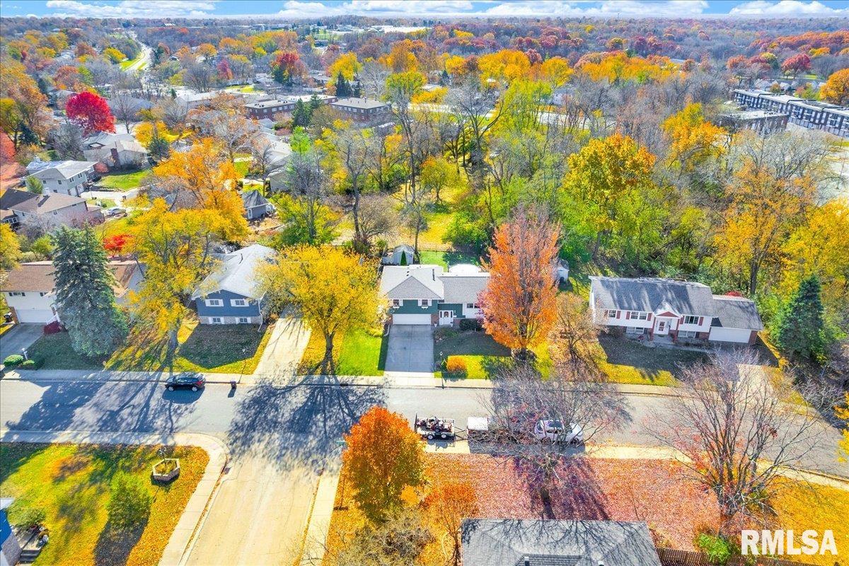 1720 West Queens Court Road Peoria, IL 61614 - Photo 29 of 39