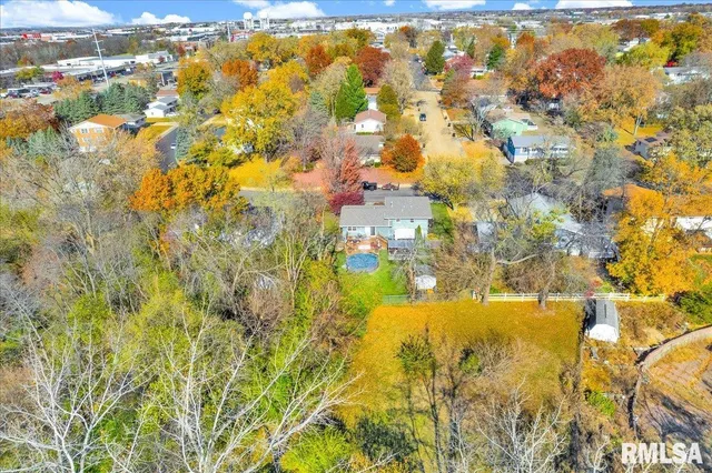 $220,000 | 1720 West Queens Court Road, Peoria, IL 61614