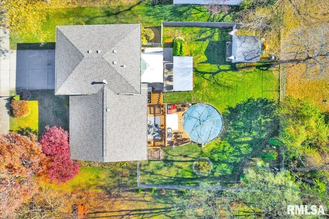 $220,000 | 1720 West Queens Court Road, Peoria, IL 61614