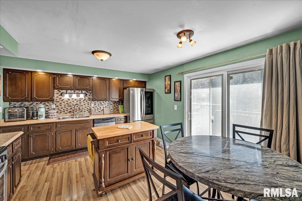 1720 West Queens Court Road Peoria, IL 61614 - Photo 6 of 39