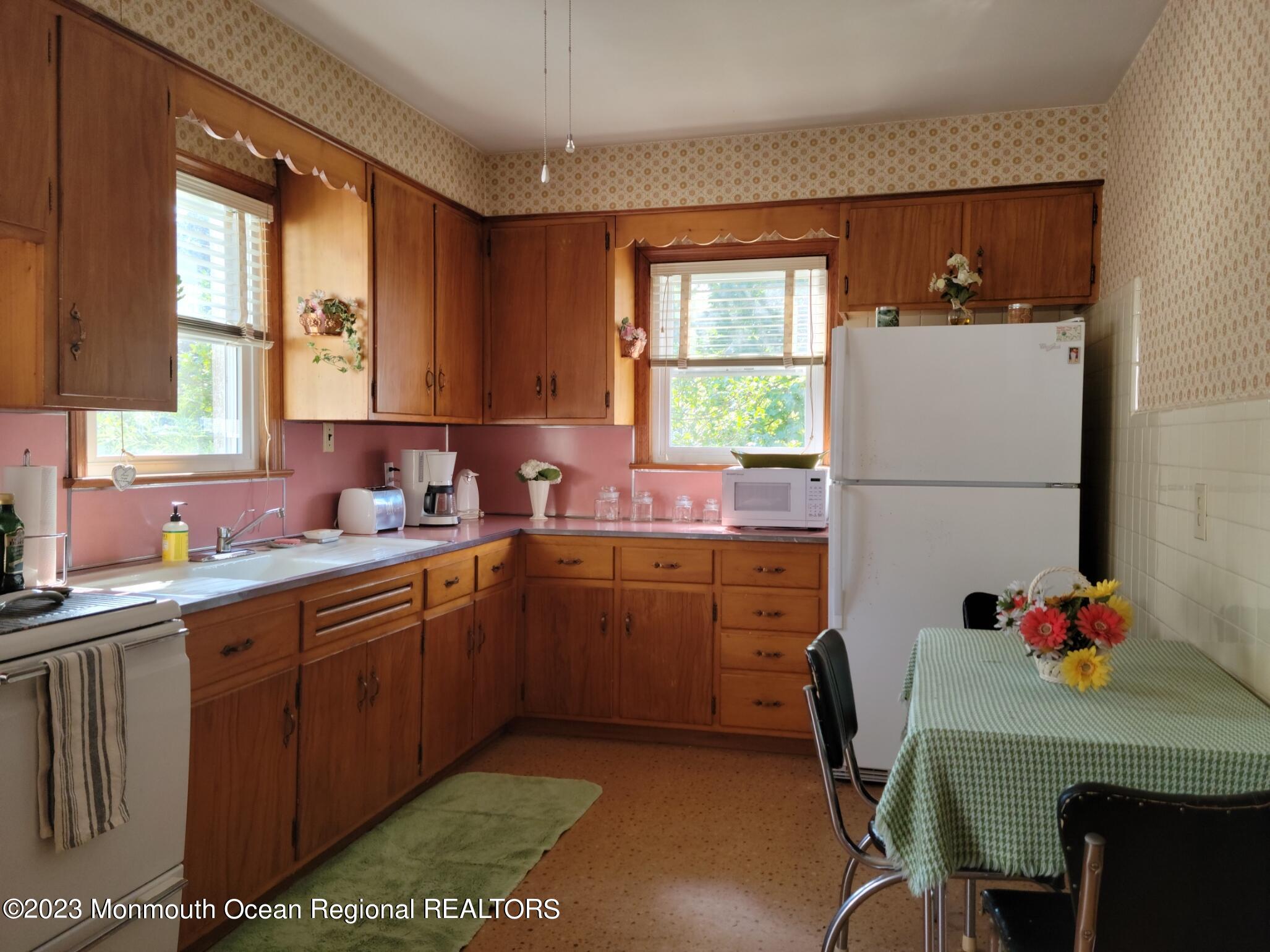 289 Broad Street Matawan, NJ 07747 - Photo 8 of 23 KITCHEN2